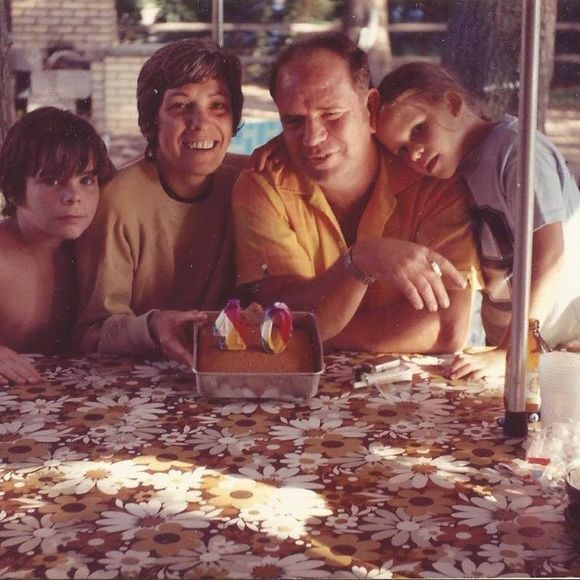 Meet your Posher, Cynthia - Picture 1 of 1